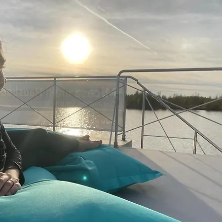 Апартаменты Hausboot Mit Sauna By Interhome