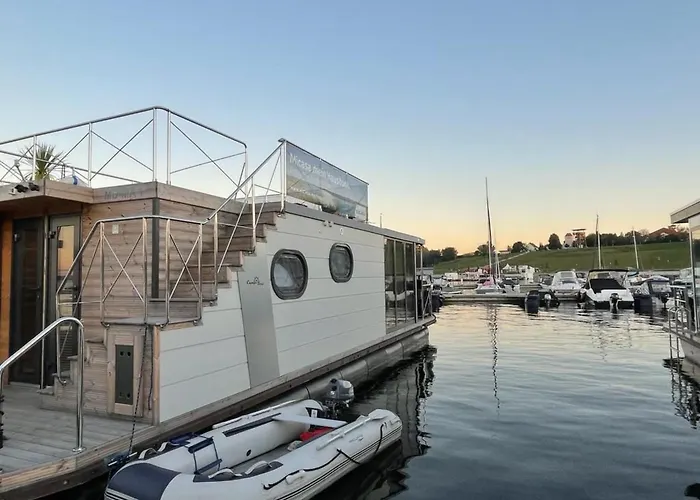 Апартаменты Hausboot Mit Sauna By Interhome *