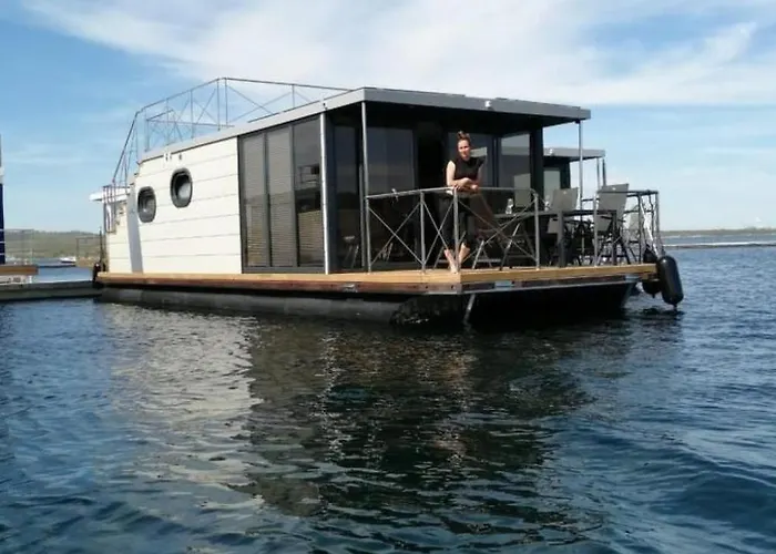 Hausboot Mit Sauna By Interhome Braunsbedra