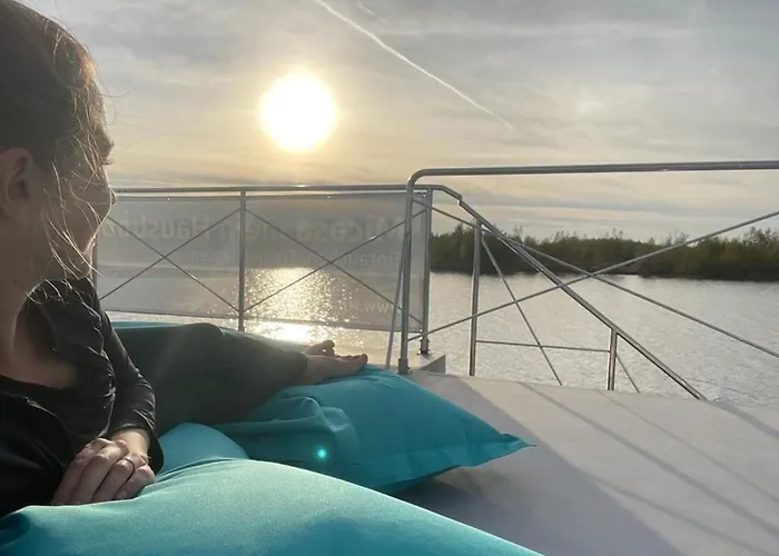 Апартаменты Hausboot Mit Sauna By Interhome