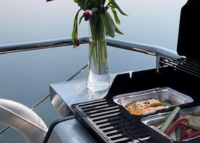 Hausboot Mit Sauna By Interhome Appartement